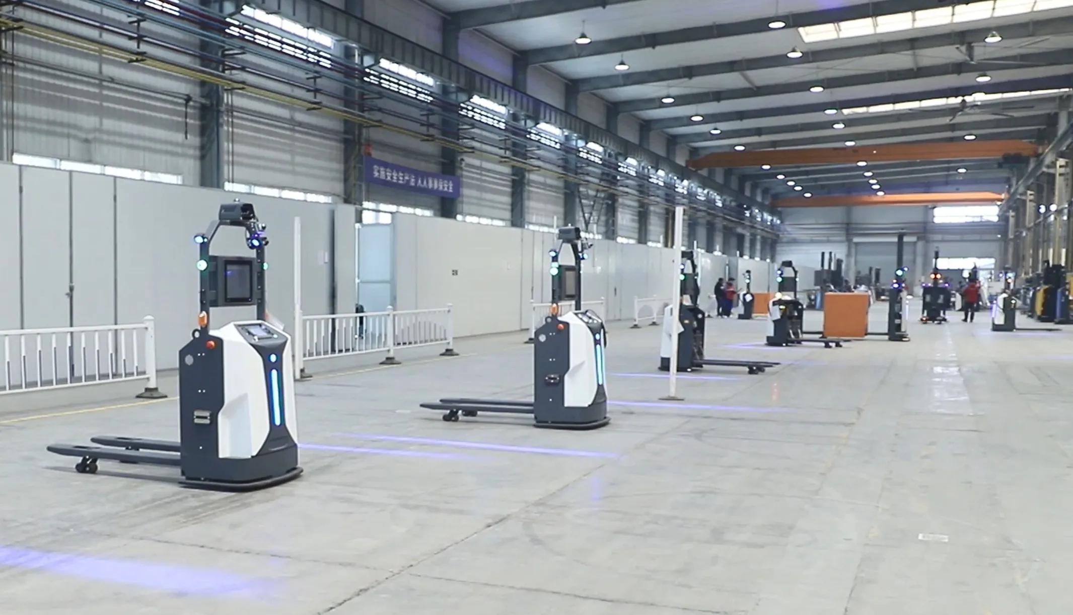 New Autonomous 2000kg Pallet Stacker AGV Forklift with Robot Navigation ...