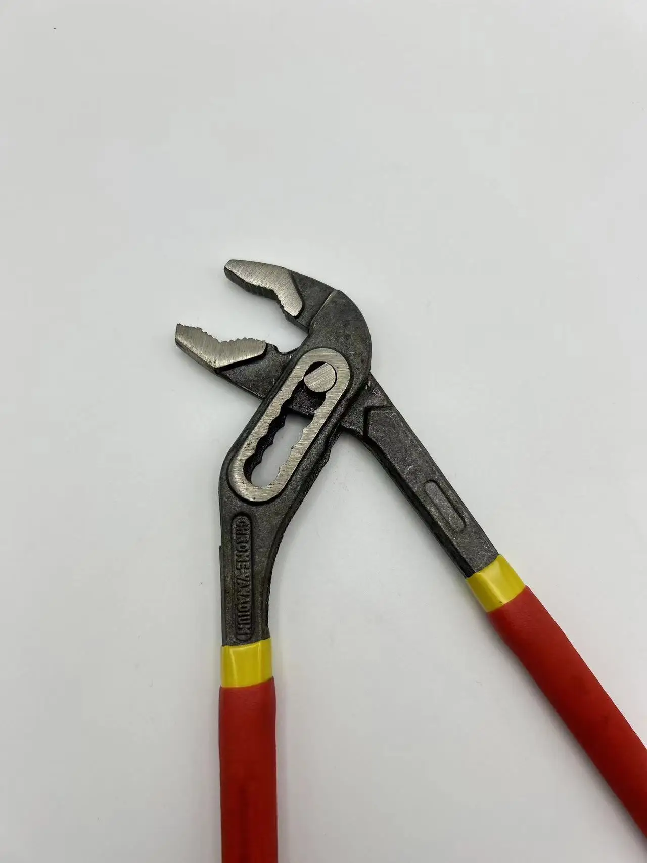 Comfort Grip Steel V-Jaw Water Pump Pliers Fast Adjust Tongue Groove Metric Measurement System OEM Customizable factory