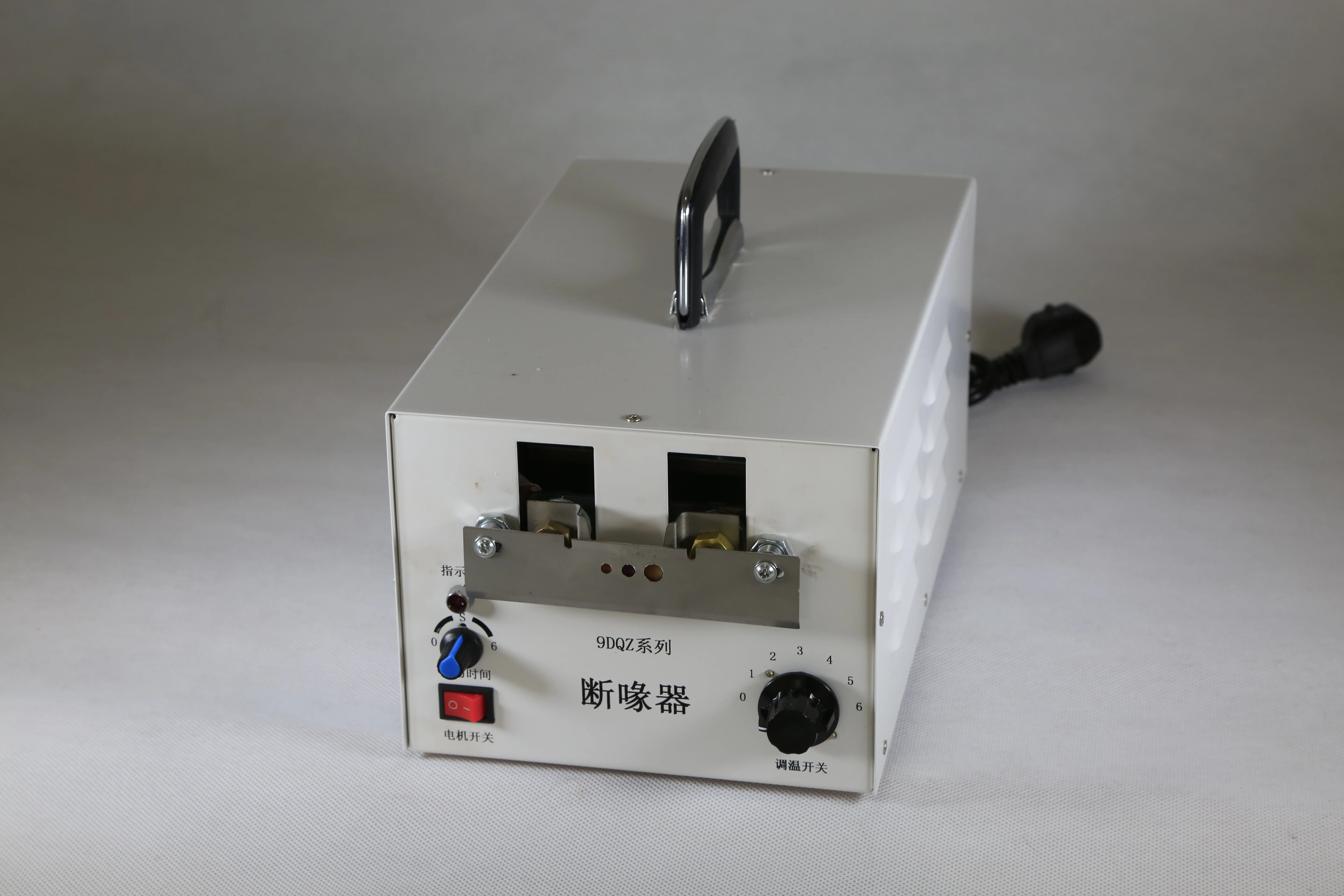 Fully Automatic Chicken Cutter /Poultry Beak Cutter/ High Quality Chicken Beak Cutter Chicken Mouth Cutter Cutting Machine