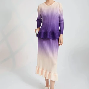 High-Quality Elegant Two-Piece Set for Women Stylish and Loose Elastic Gradient Top and Skirt Women's Two-Piece Set