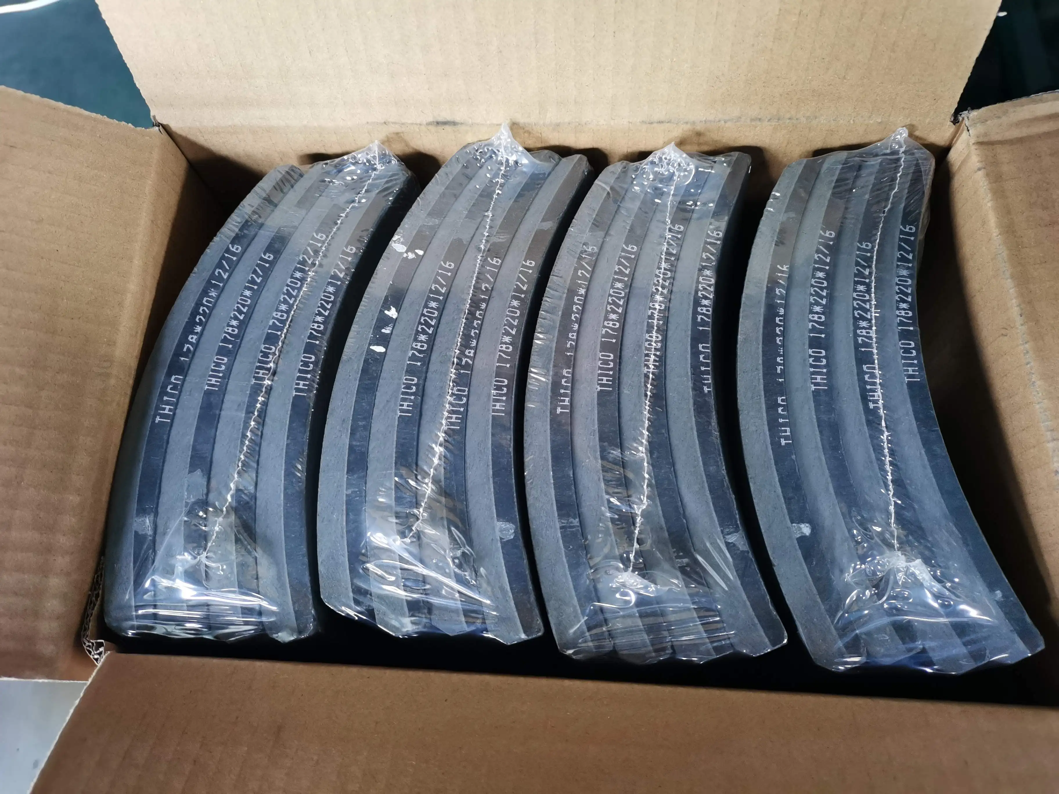 Nissan Ud Quester Rear Brake Linings For Trucks - Oem Available