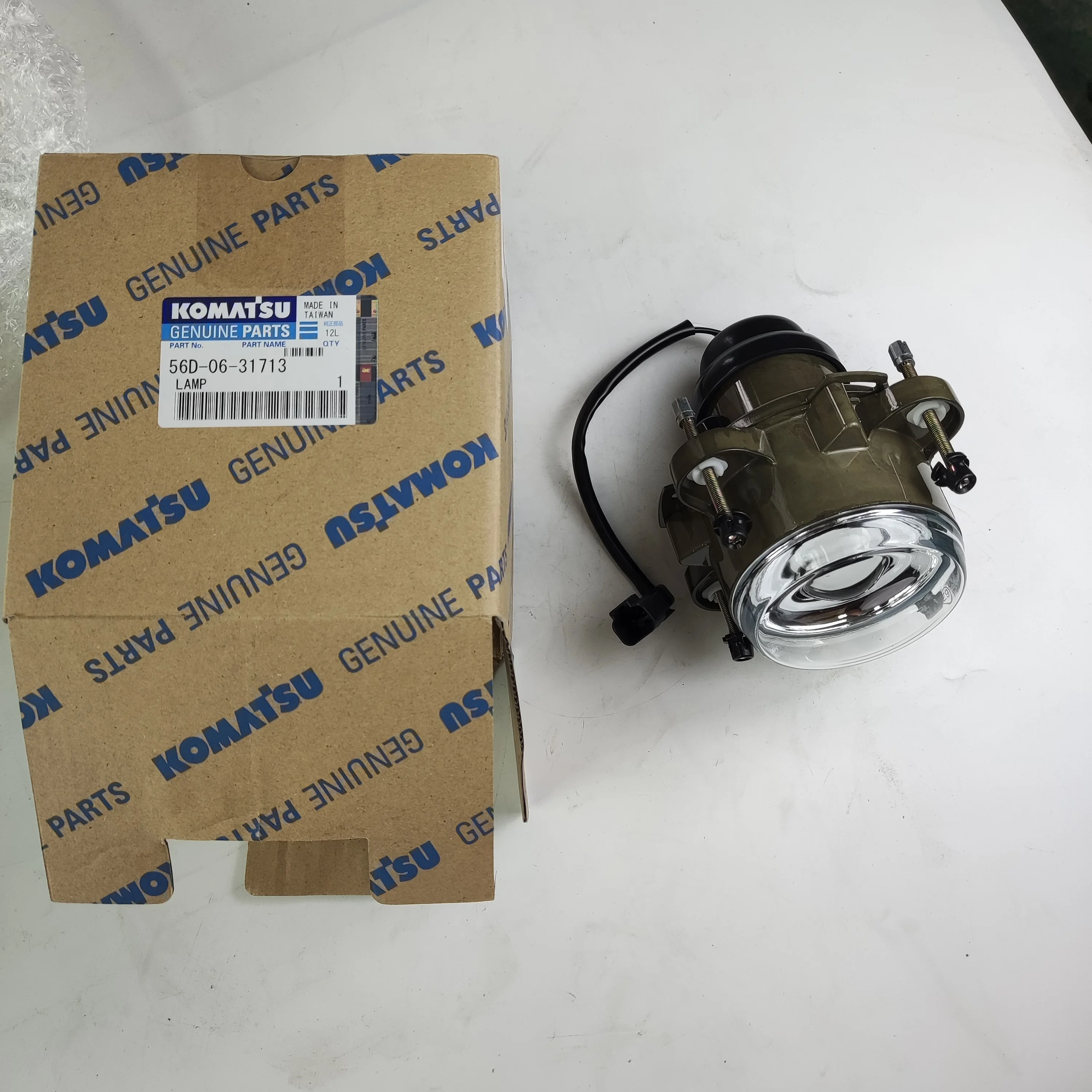Komatsu Dump Truck Part 56D-06-31713 - Low Beam Lamp