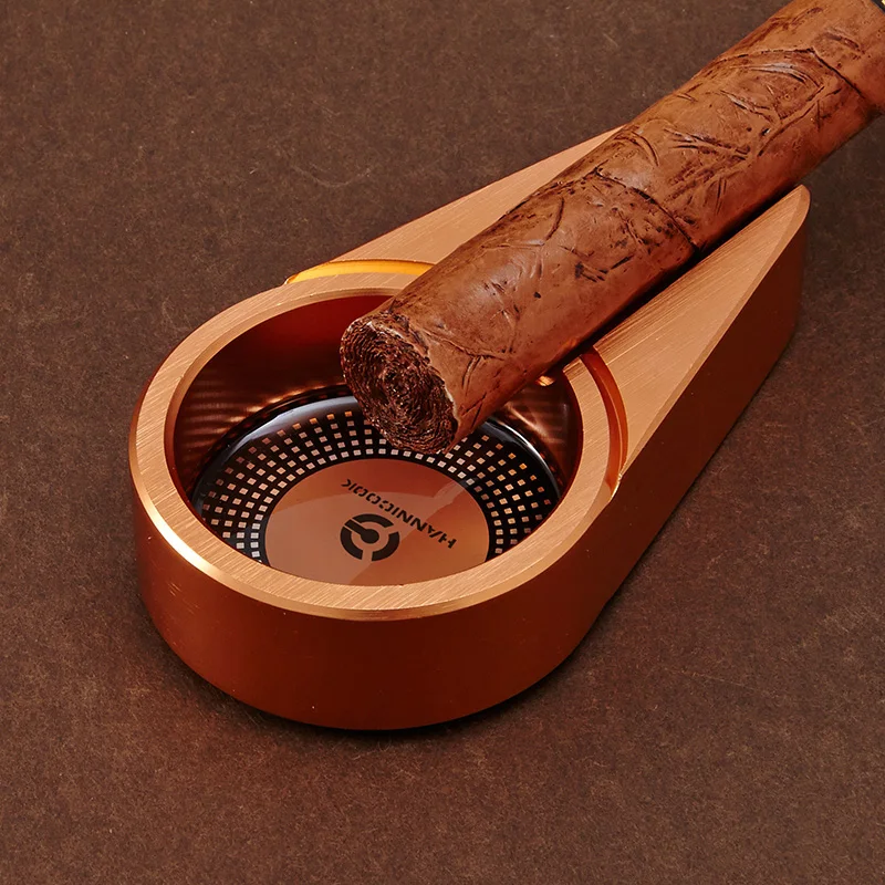 Luxury Pocket Tobacco Ash Tray Simple Design Metal Cigar Ashtray Round  Ceramic Customizable Shape Light Practical Box Packing