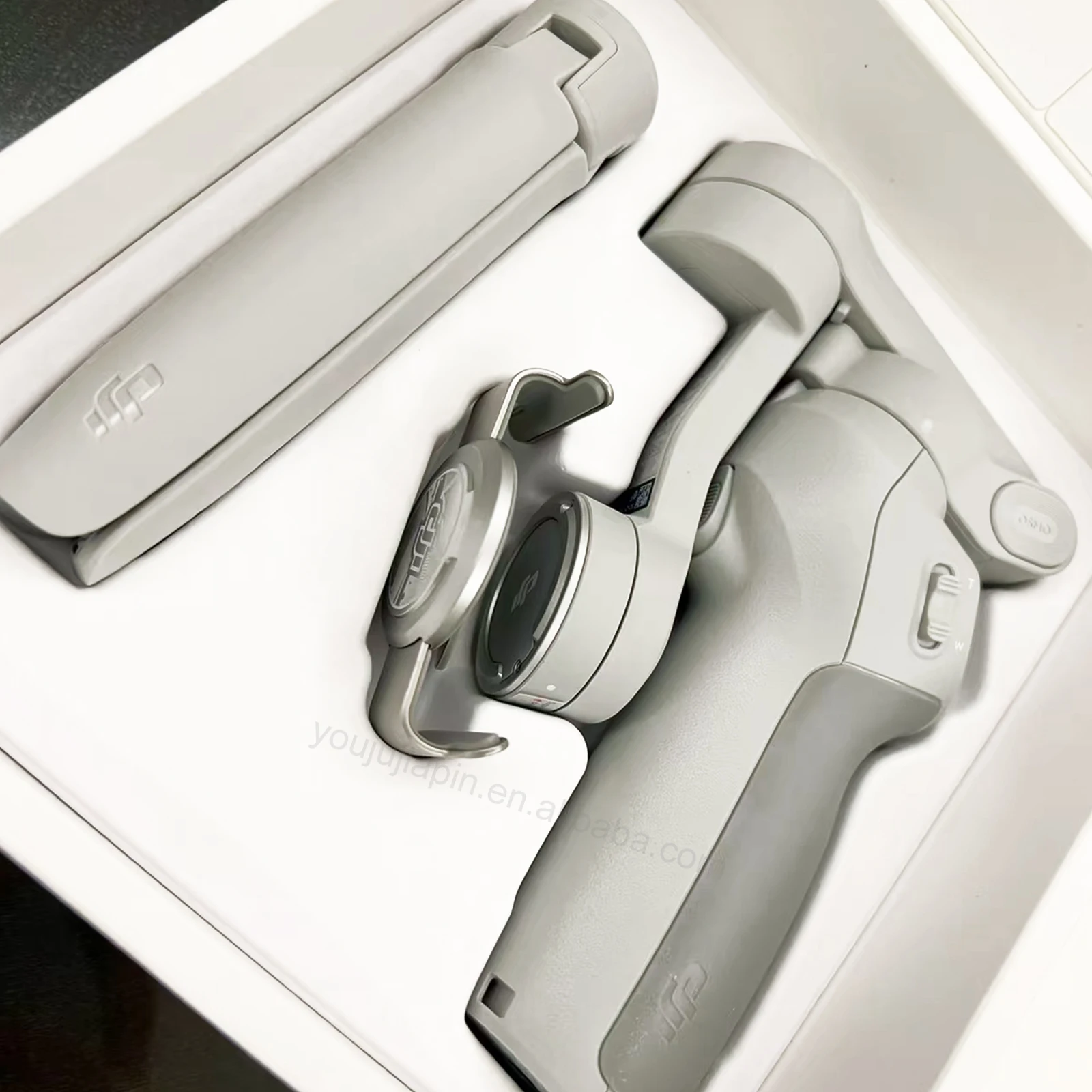 DJI OM 4 フォルダブルスタビライザー 携帯用ジンバル 新品 DJI Mimo対応