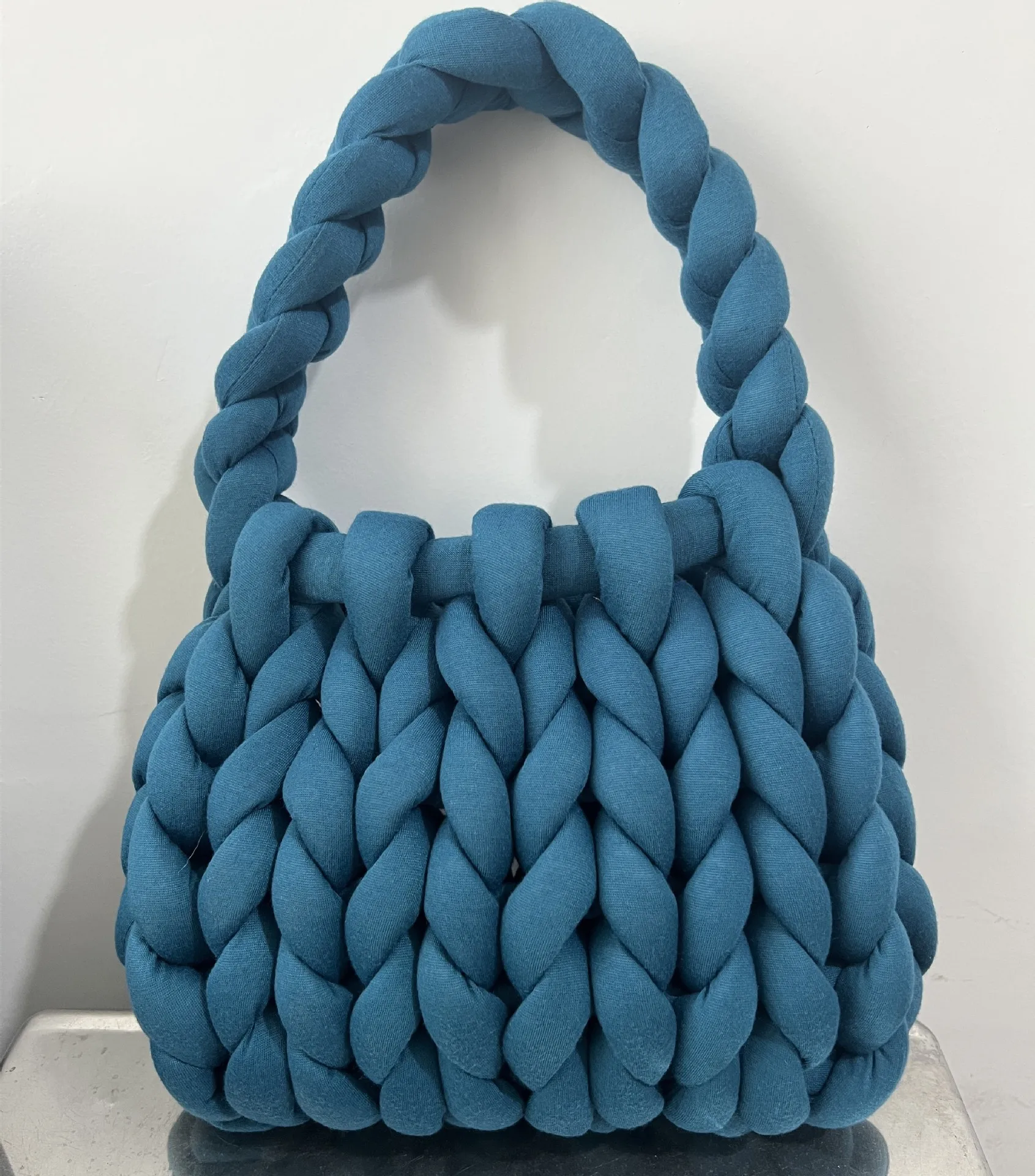 [ NERDY ]24FW★韓国人気★GLOSSY CLOUD QUILTING BAG (MEDIUM) Soft and Lightweight Chunky Yarn Knit Purse - Cloud Puff Bags