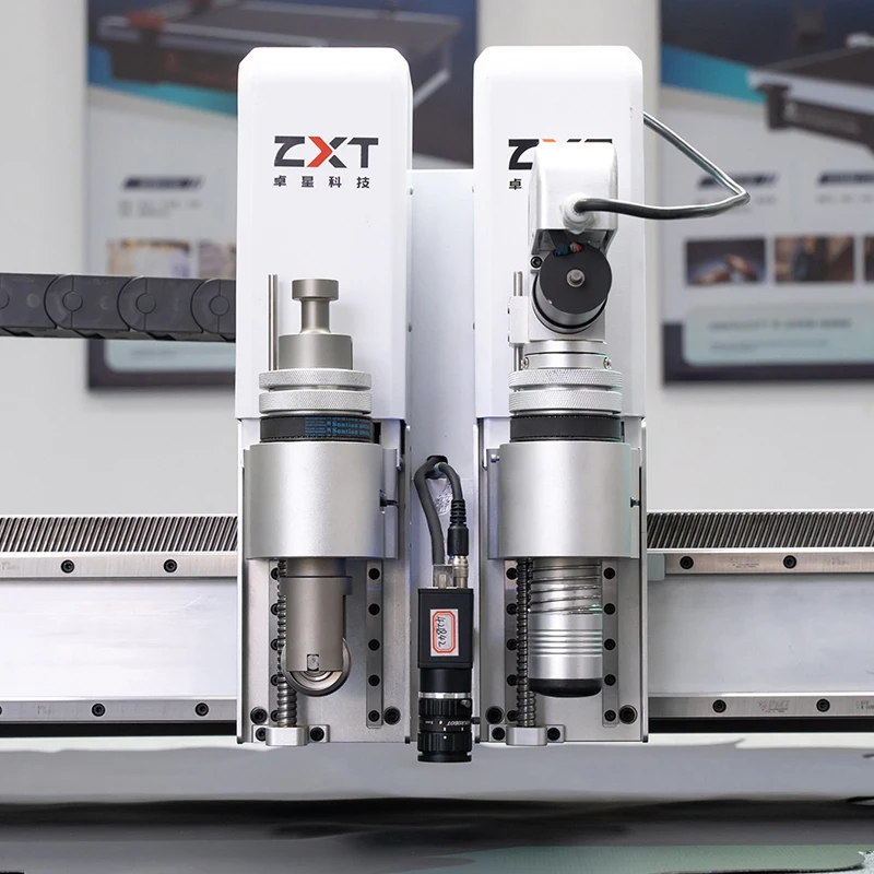 ZXT Digital Flatbed CNC Automatic Oscillating Knife Leather Genuine Cutting Machine With Scanner Camera 2 Knife Head