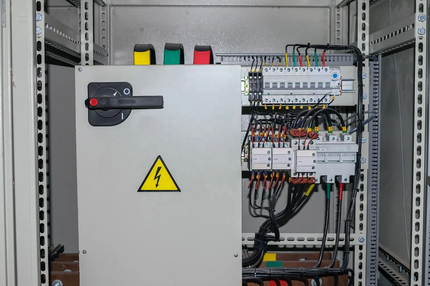 Заводская поставка 125A настенный основной выключатель нагрузки Центральная панель сборка низковольтных изделий