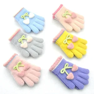 New Design Winter Cute Fuzzy Fingered Gloves for Kids Little Girls Warm Knitted Beaded Heart Yarn Gloves