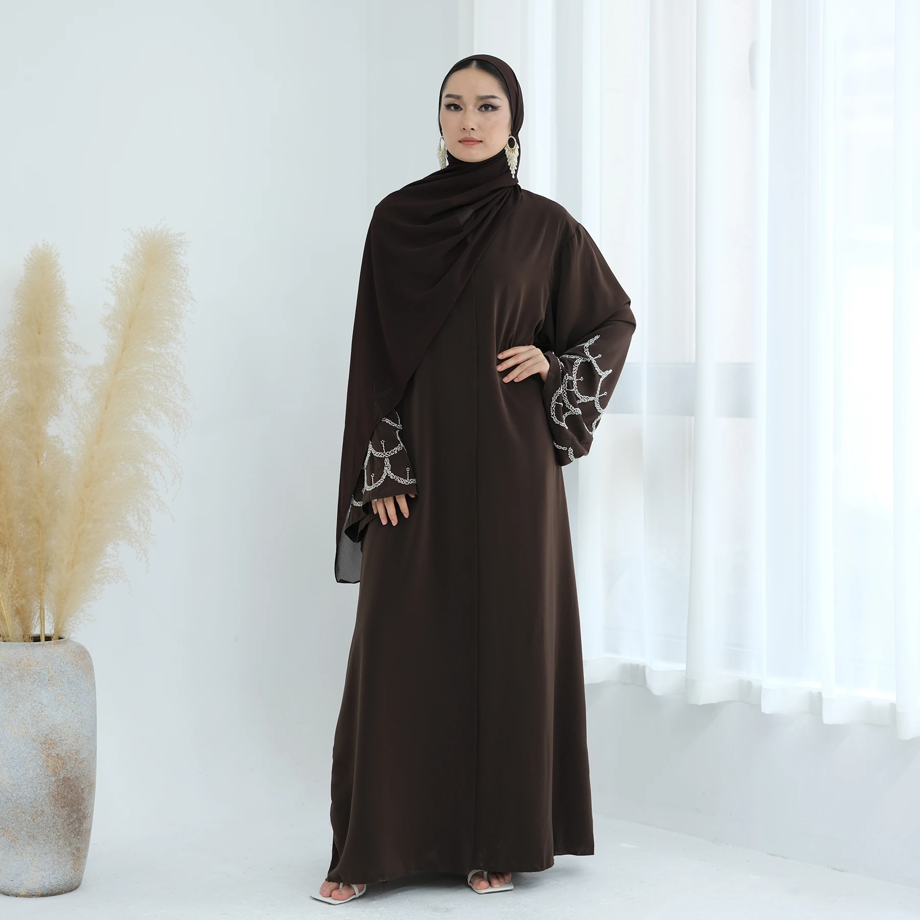  best abayas & athleisure 2025, athleisure 2025, Doha Dubai luxury streetwear, modest fashion trends, luxury abaya designers, abaya athleisure fusion