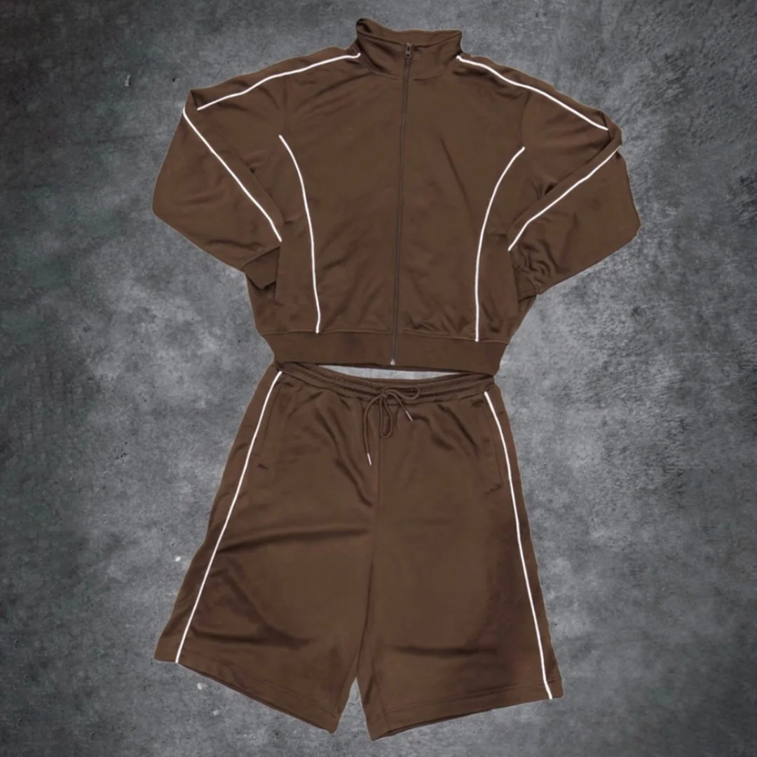 Tilpasset vintage streetwear herretracksuit i nylon – vindtæt, løs, casual og trendklaedt 2-delset i størrelse XL. Storpartisalg. Beklædning – OEM