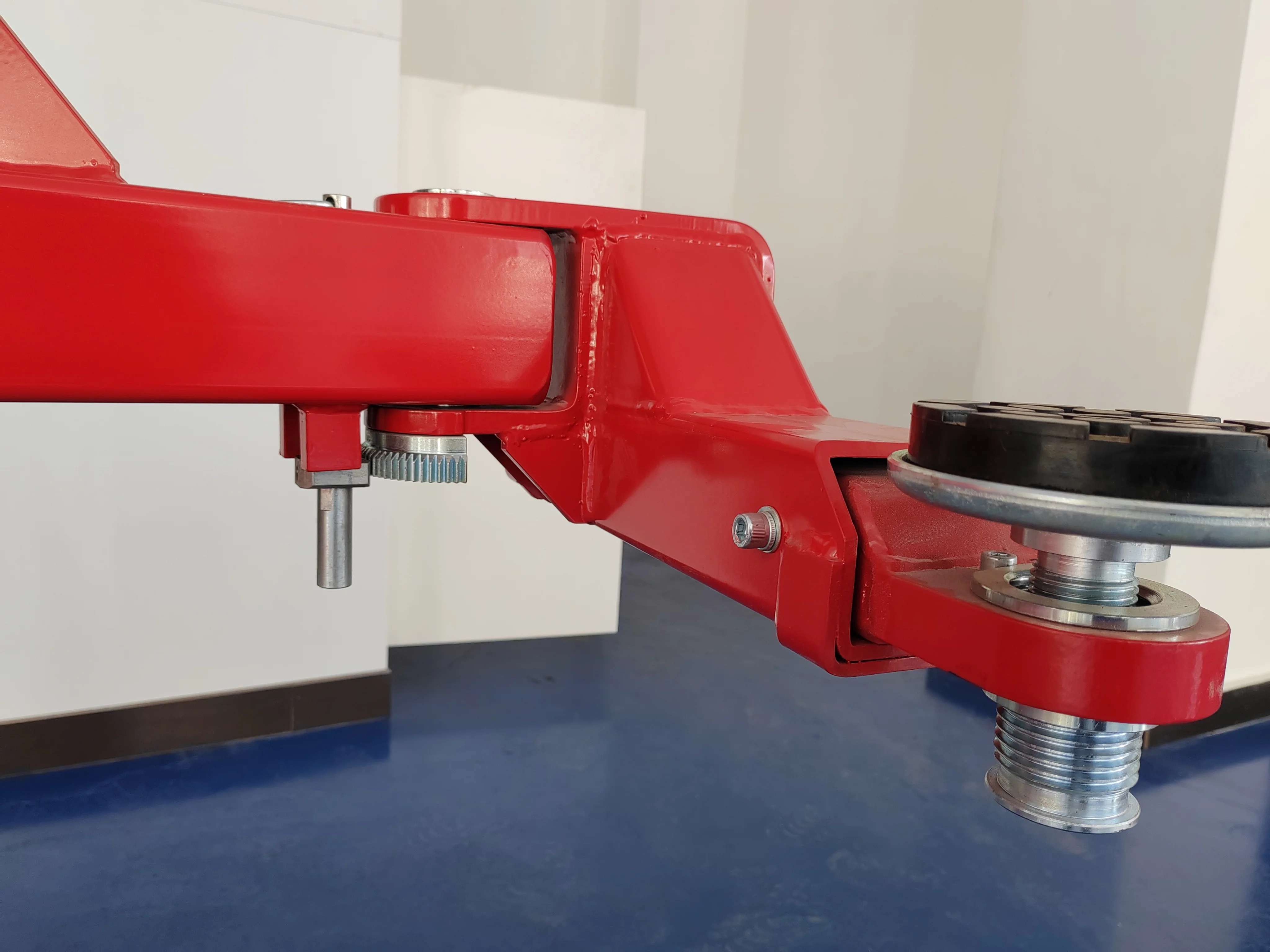 Hydraulic One Post Lift 3.0t Capacity 1.9m Lifting Height With Manual