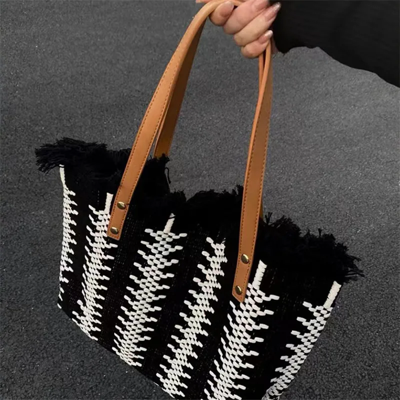 Fashion Designer Handbags and Purses Women Shoulder Bag Casual Versatile Hand Woven Shopping Totes Ladies Underarm Bags