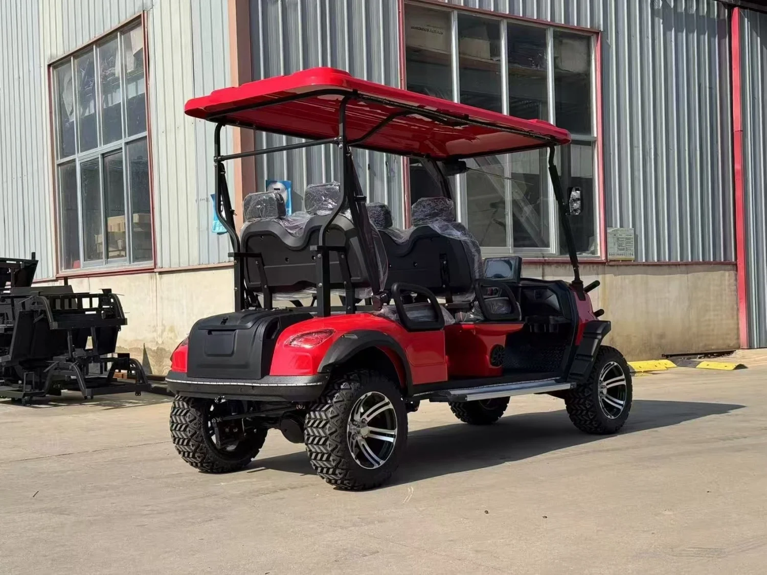 Electric Golf Carts with off-Road Tires & Multimedia Camera