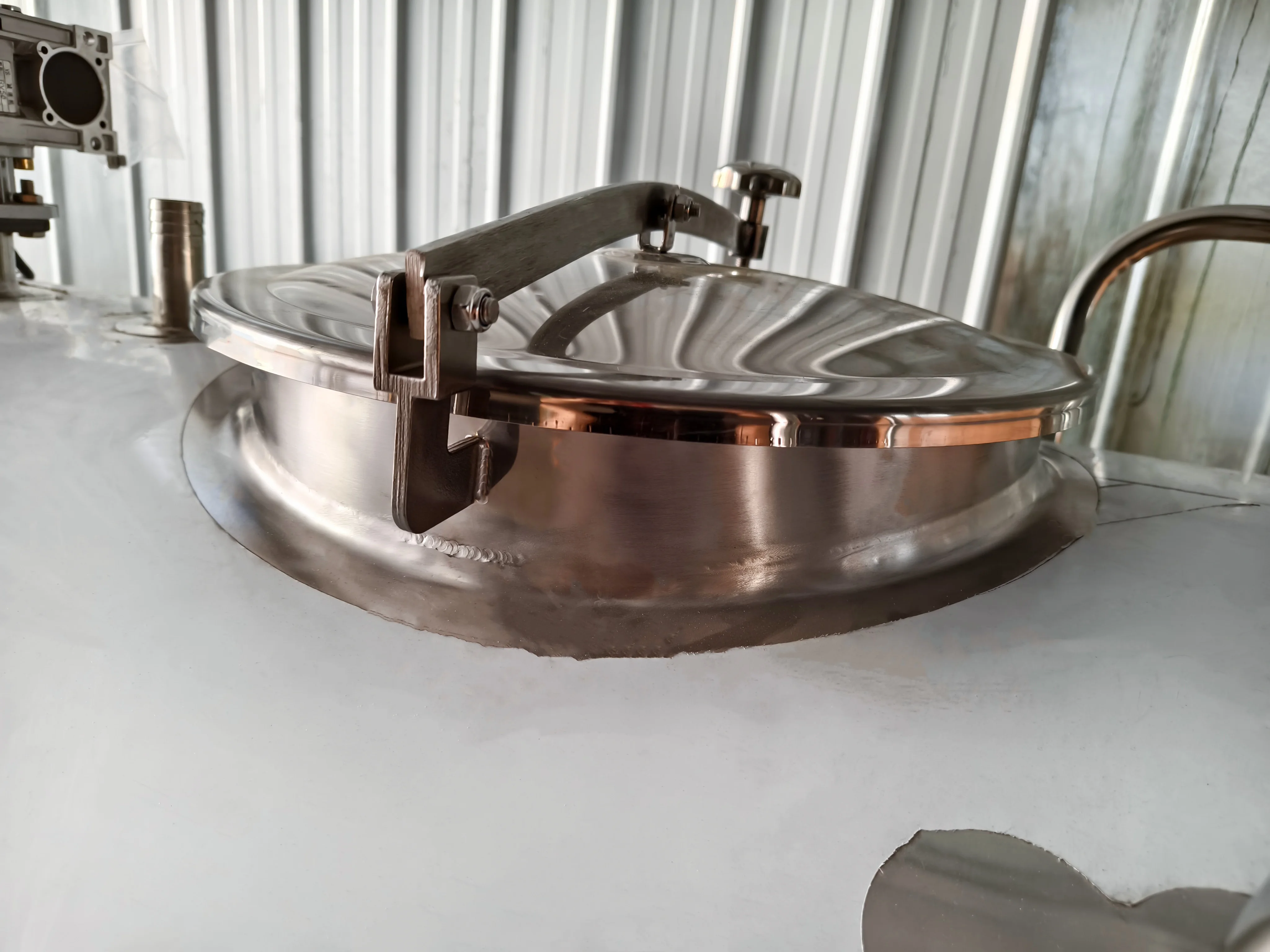 Customized Milk Cooling Storage Tank for Farms Milk Refrigeration Tanks Liquid Preservation Machine