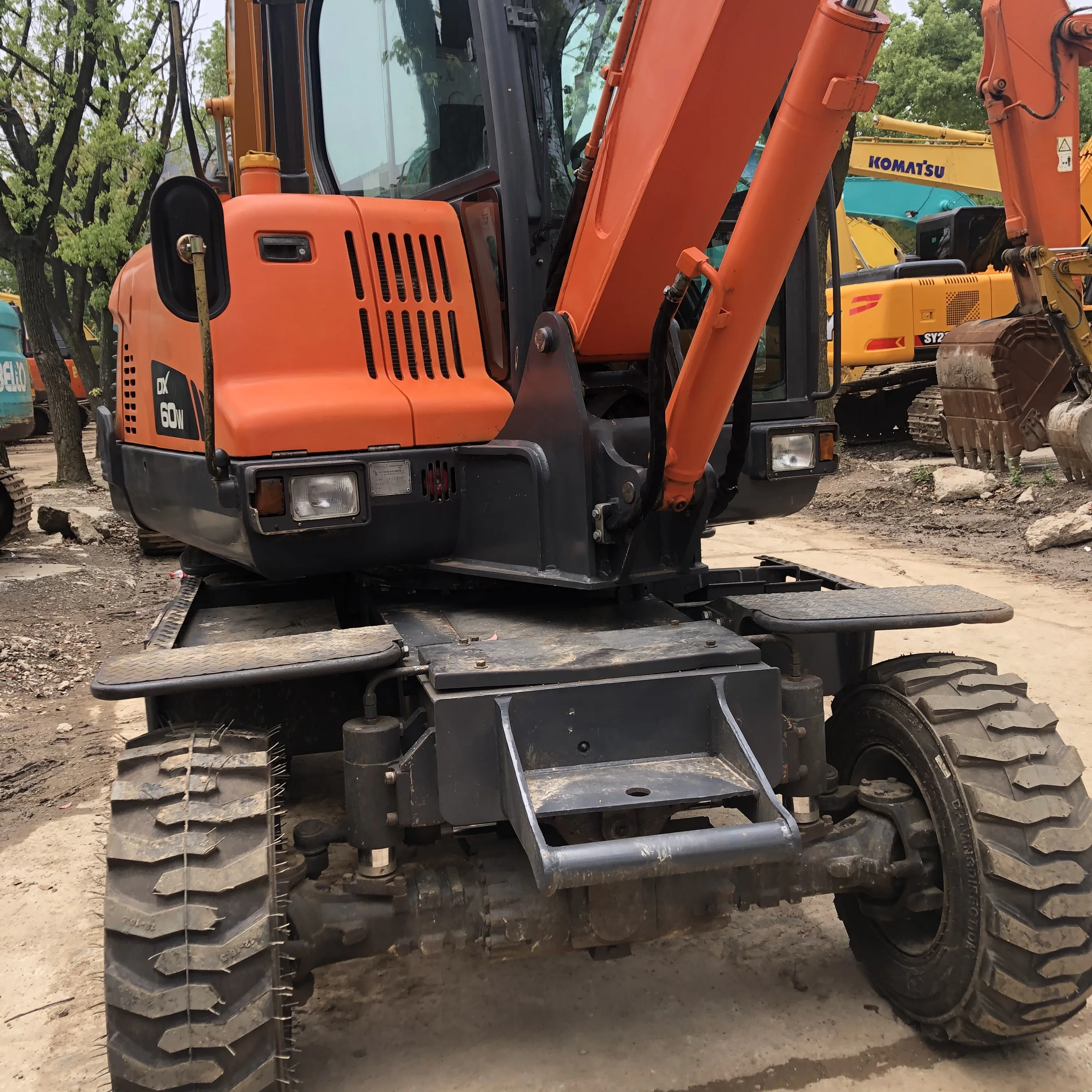 Used Doosan DX60/150/200/150/210 Wheel Excavator  SALE in SHANGHAI WITH LOW PRICE