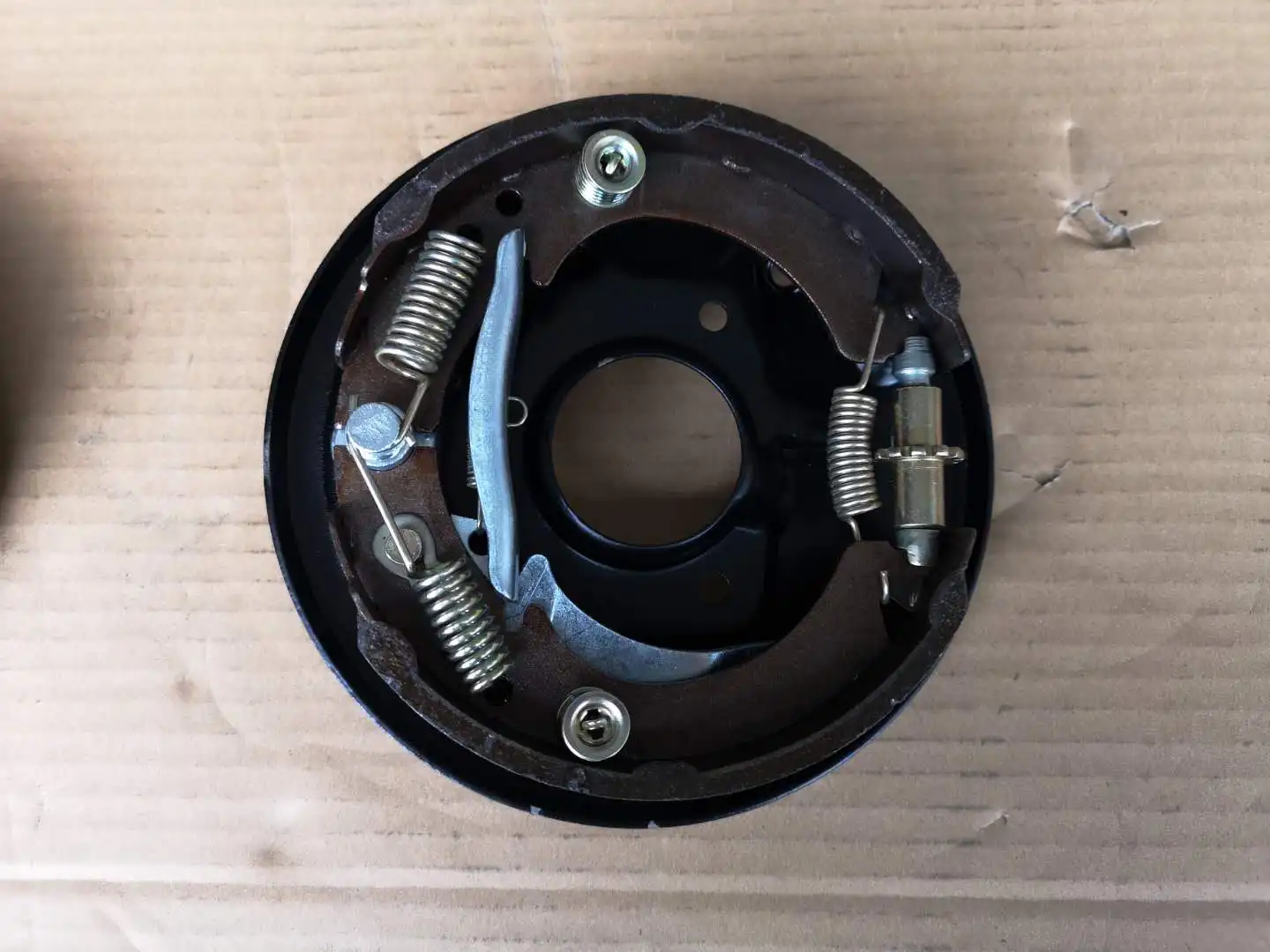 Nkr 4bd1 4be1 4jb1 Hand Brake Drum Assembly 8970345532 5462100053 Isuzu