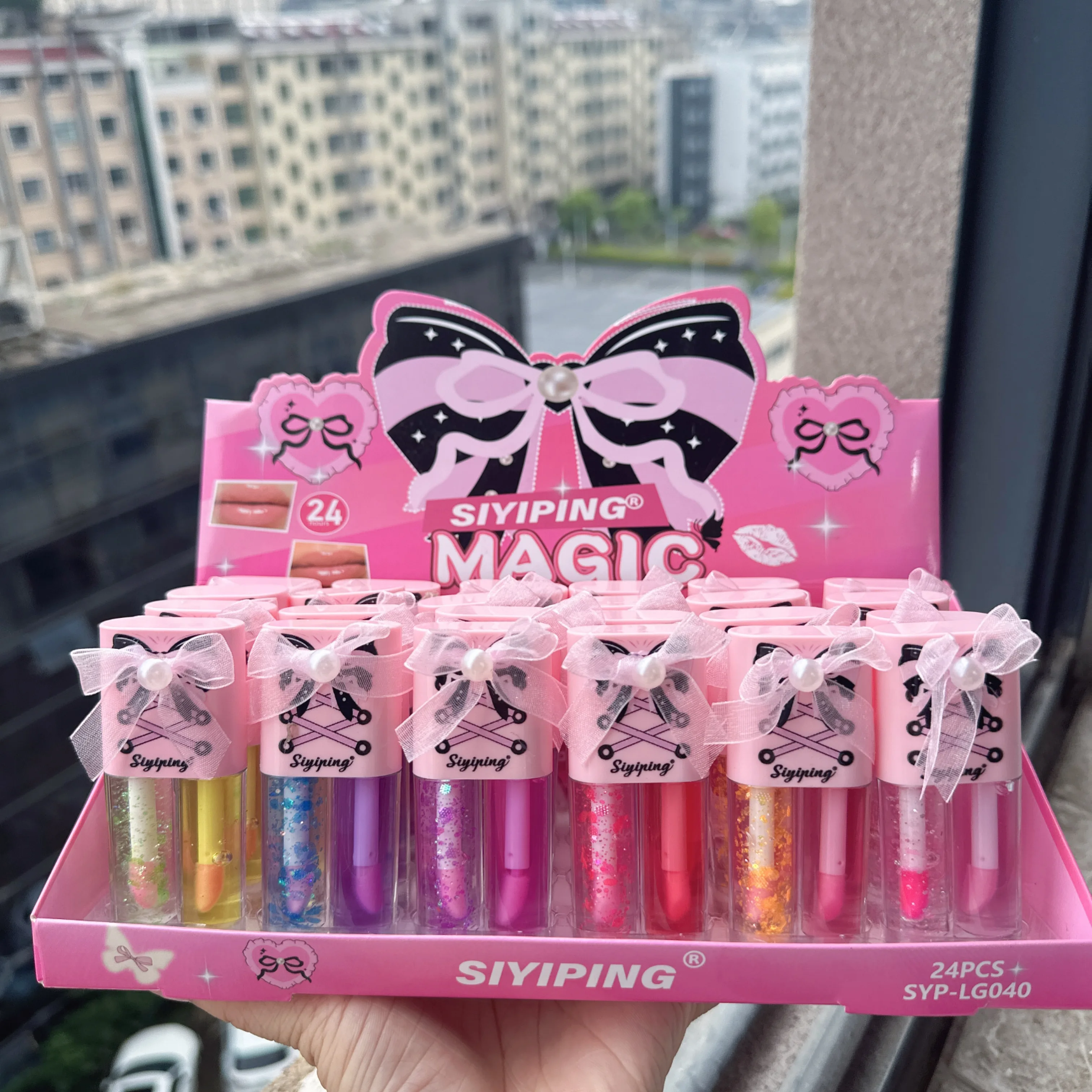 Beautiful  Cake for 6 Color Multi Color Cake  Moisturize Lip Balm Set
