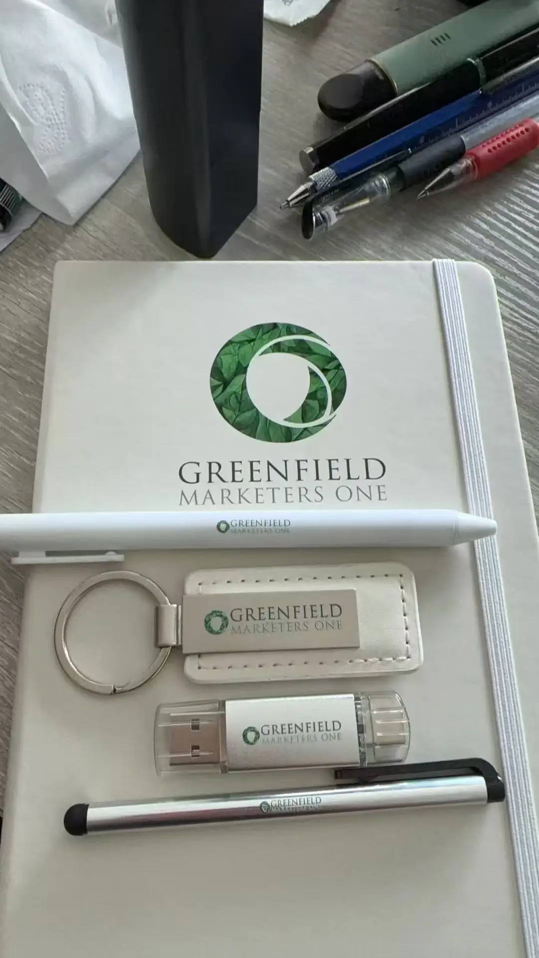 NINER Promotional Label Marketing Business Exhibition Gift Box Set Custom Logo Real Estate Company Corporate Souvenir Gift Set preview 4
