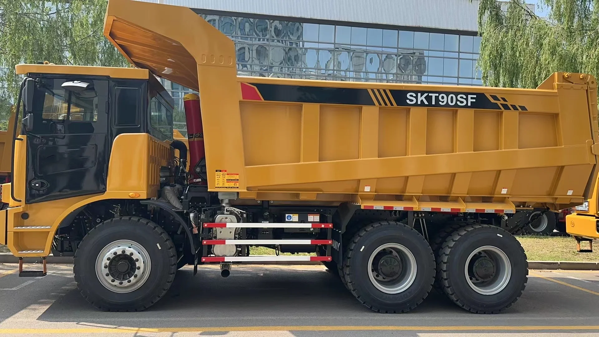 50 Ton off Road Mining Dump Truck SK90S - Top Seller in Uganda