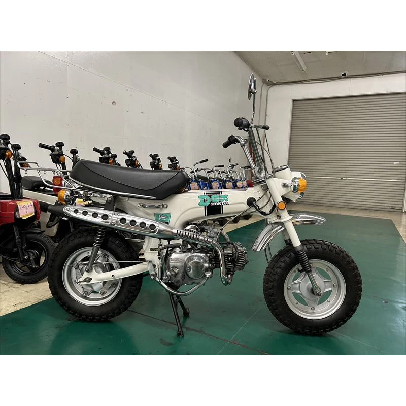 1971 Model Year DAX70 White ST70 Restored Used Japan Motorcycle Gasoline Carburetor JE6-0902-1-0195 for Export Bike