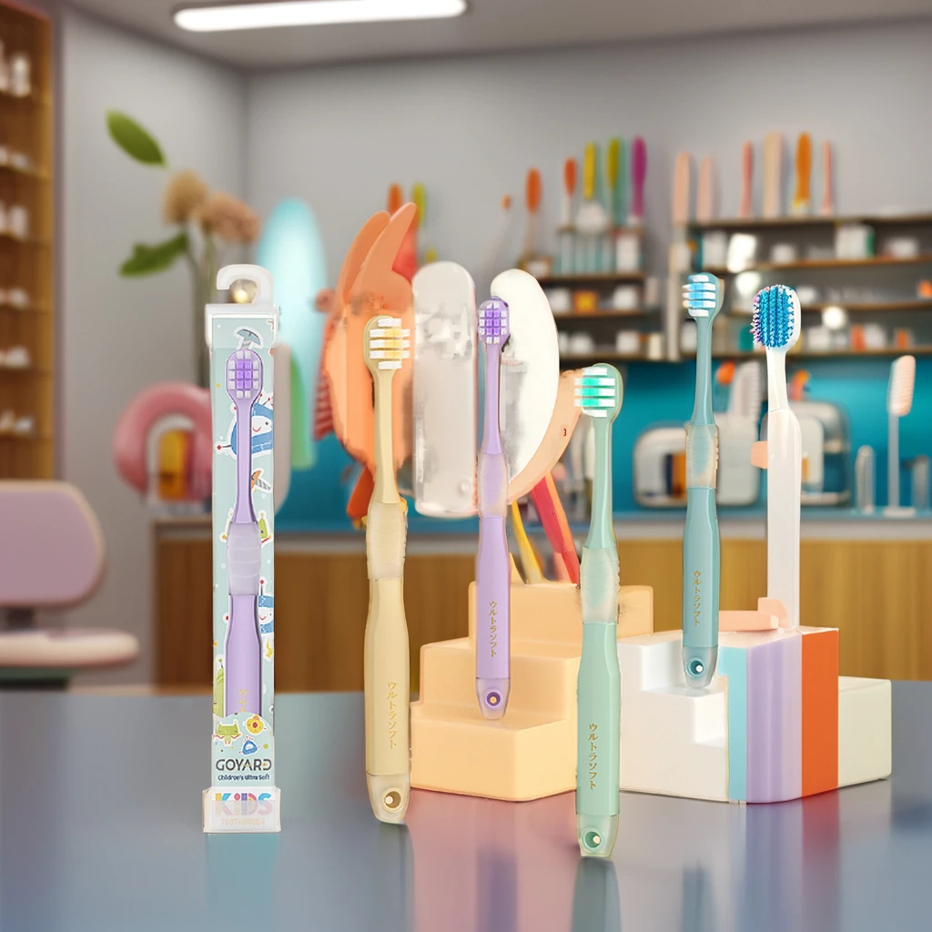 Детская зубная щетка с мягкой щетиной