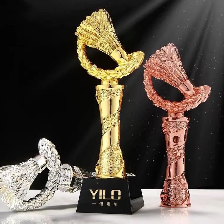 Customized sports award trophy resin crafts gold plated resin trophy star trophy crystal awards