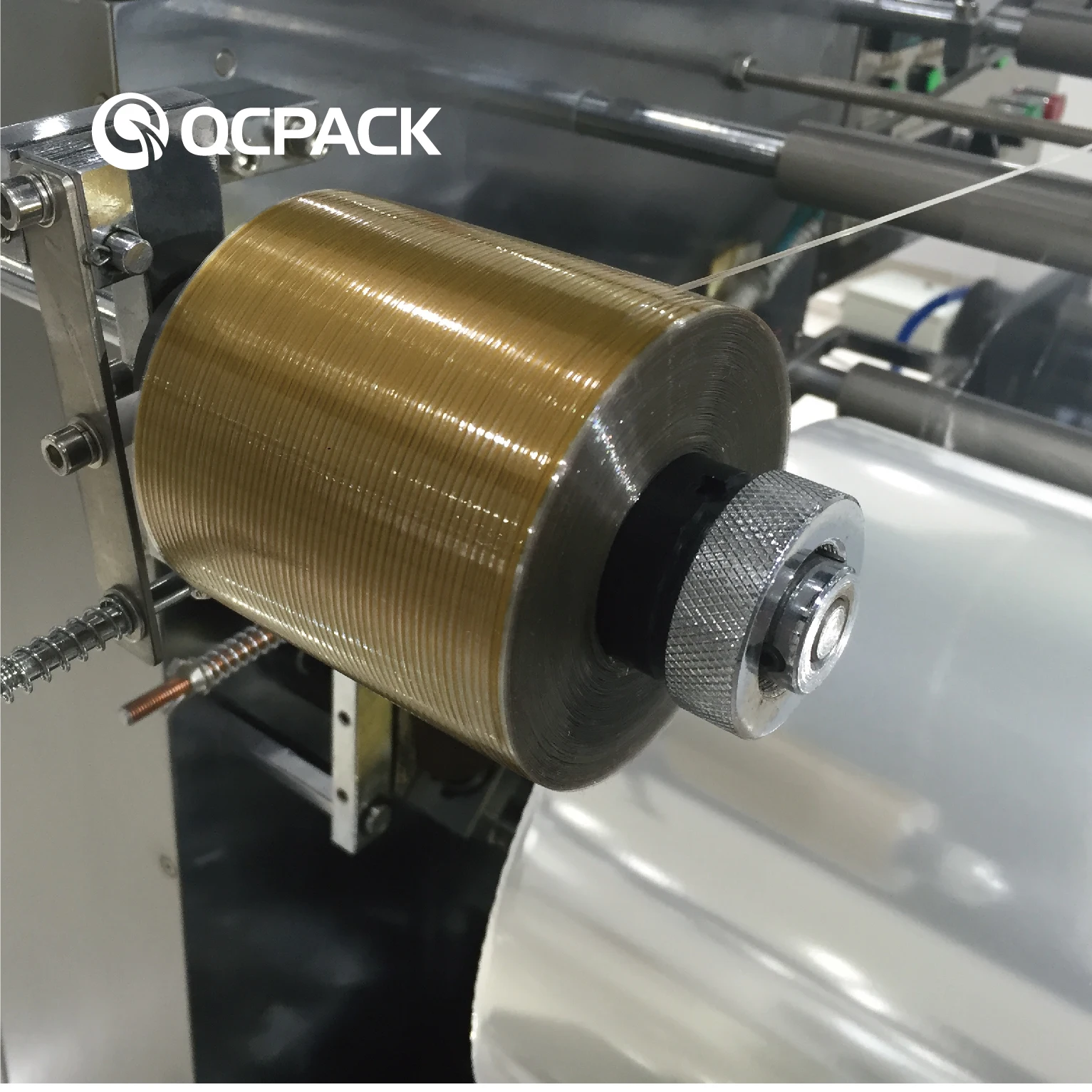 Automatic Condom Box 3D Overwrapping Stretch Plastic Film Sweet Chocolate Box Packing Bar Pleat Soap Cellophane Wrapping Machine