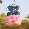 Bandolera rosa con denim a juego