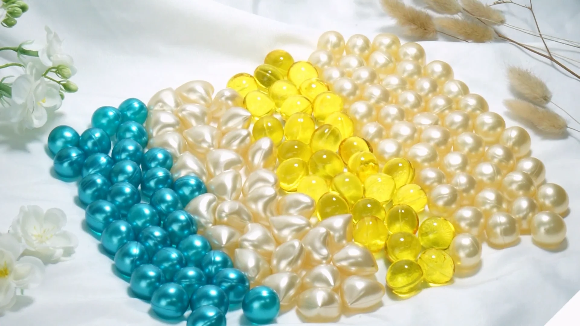 Custom Bulk Colorful Bath Beads Capsule Skin Moisturizing Cute Shaped