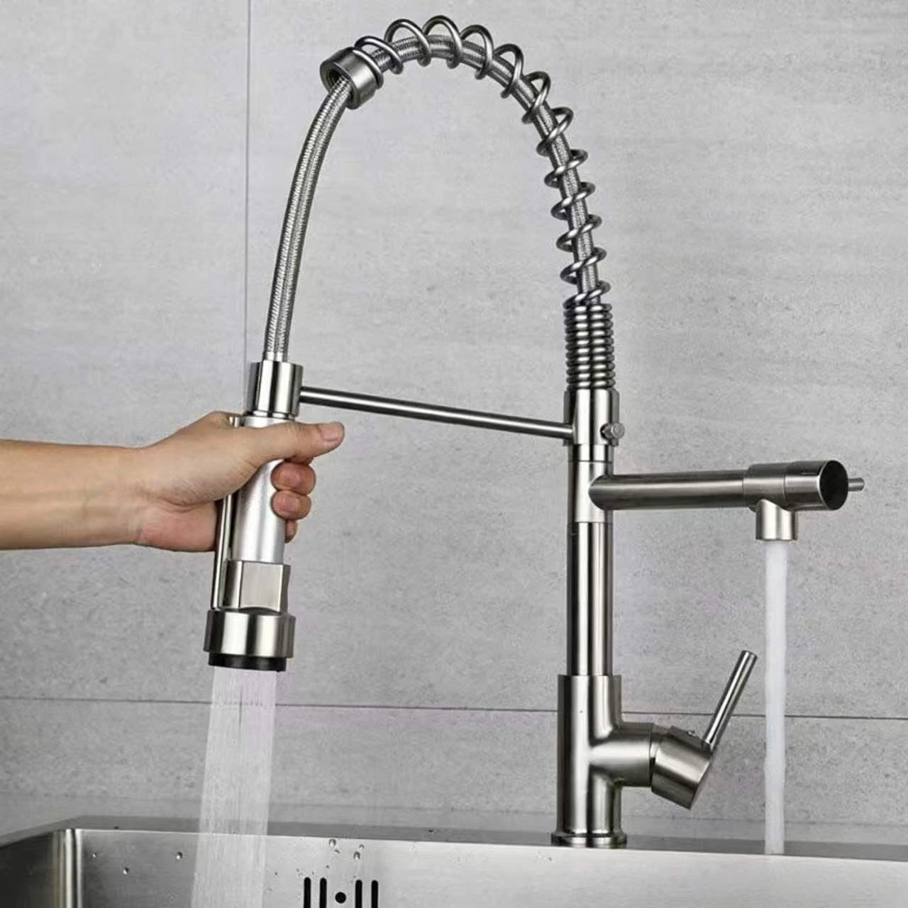 Robinet de cuisine best-seller certifié UPC, avec pulvérisateur à ressort, montage sur plan de travail, commande mono-manette, mitigeur moderne pour eau chaude et froide, double cartouche céramique