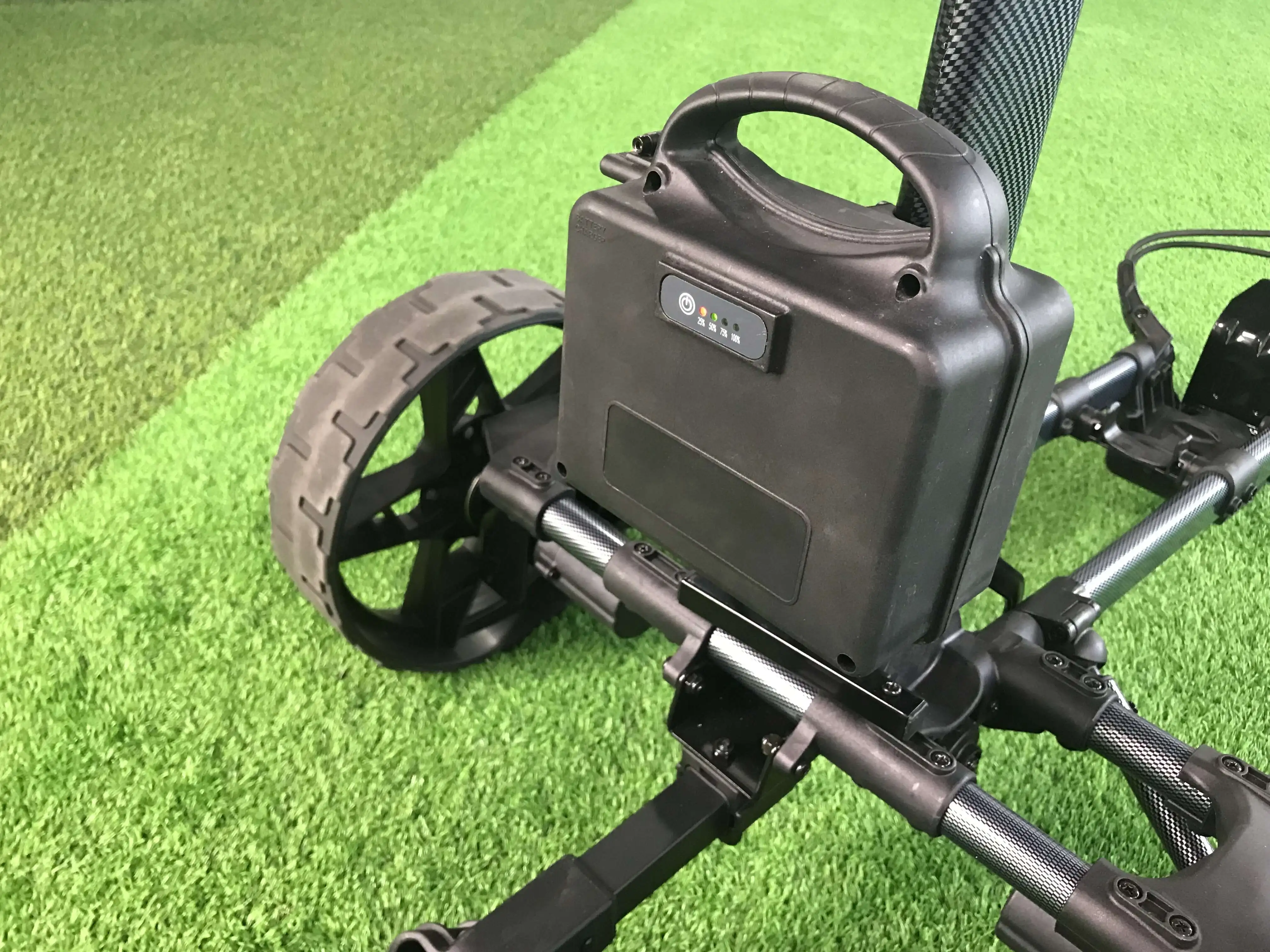 Flat Electric Golf Trolleys With Lithium Battery 36 Hole Remote Control