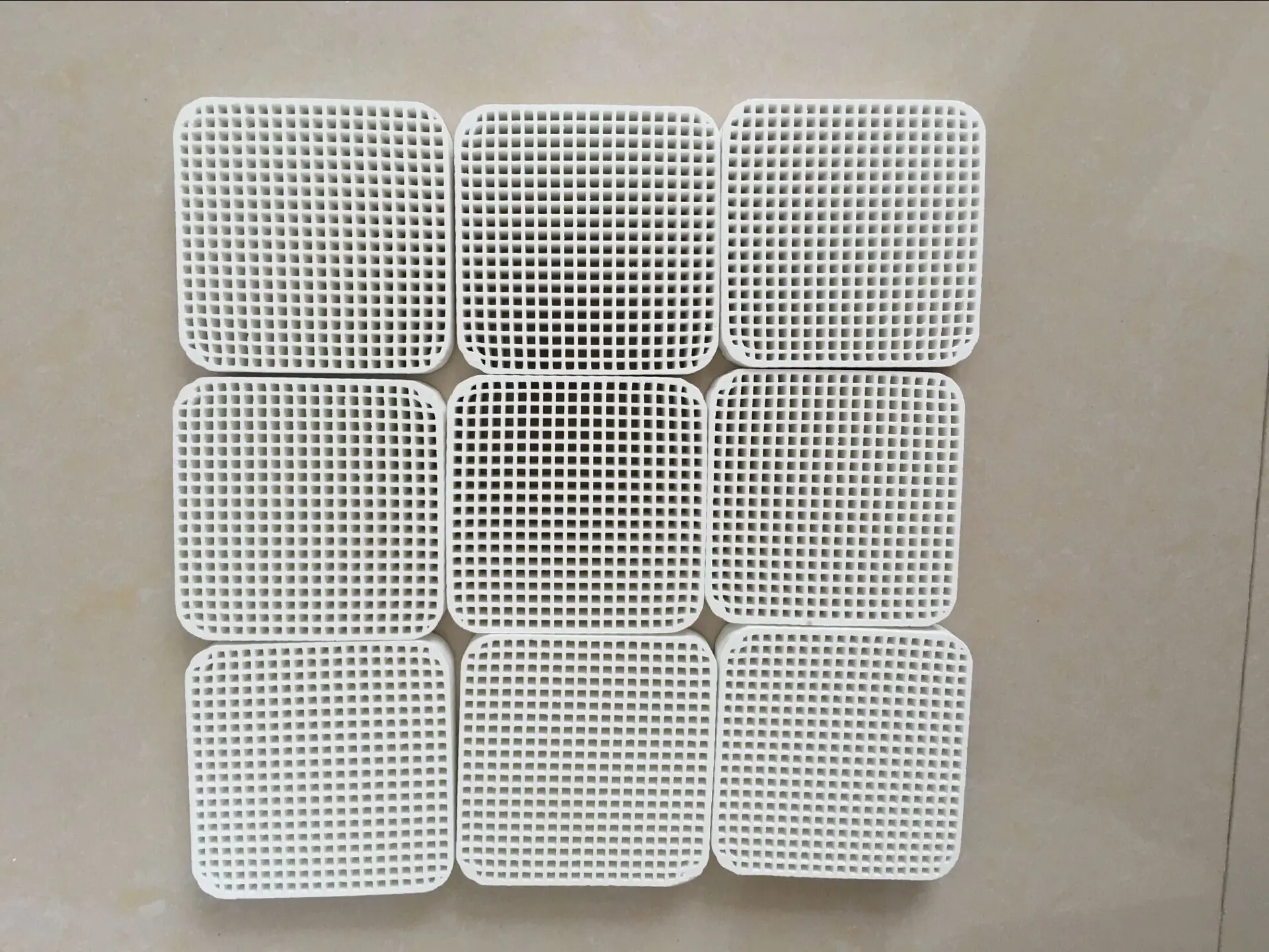 Фотокаталитический керамический фильтр, сотовая керамическая пластина для очистки воздуха