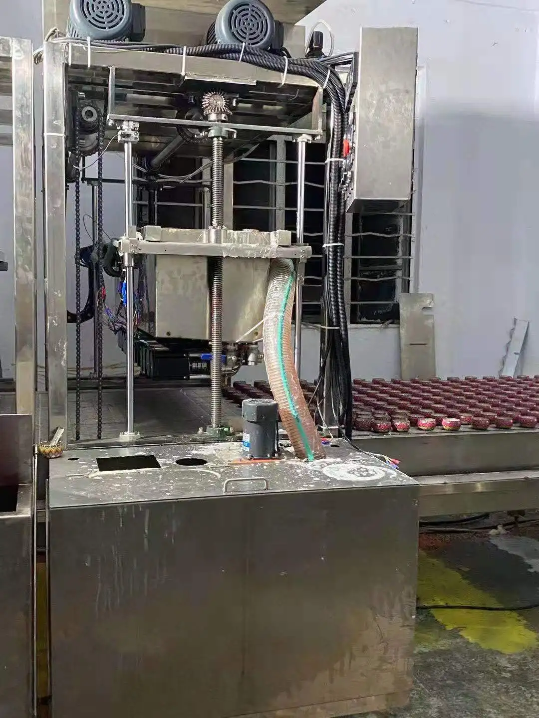 Full Automatic Customer Candle Produce Line with 12 Filling Pumps Filling Machine for Tealigh Glass Candle Suitable for Wax