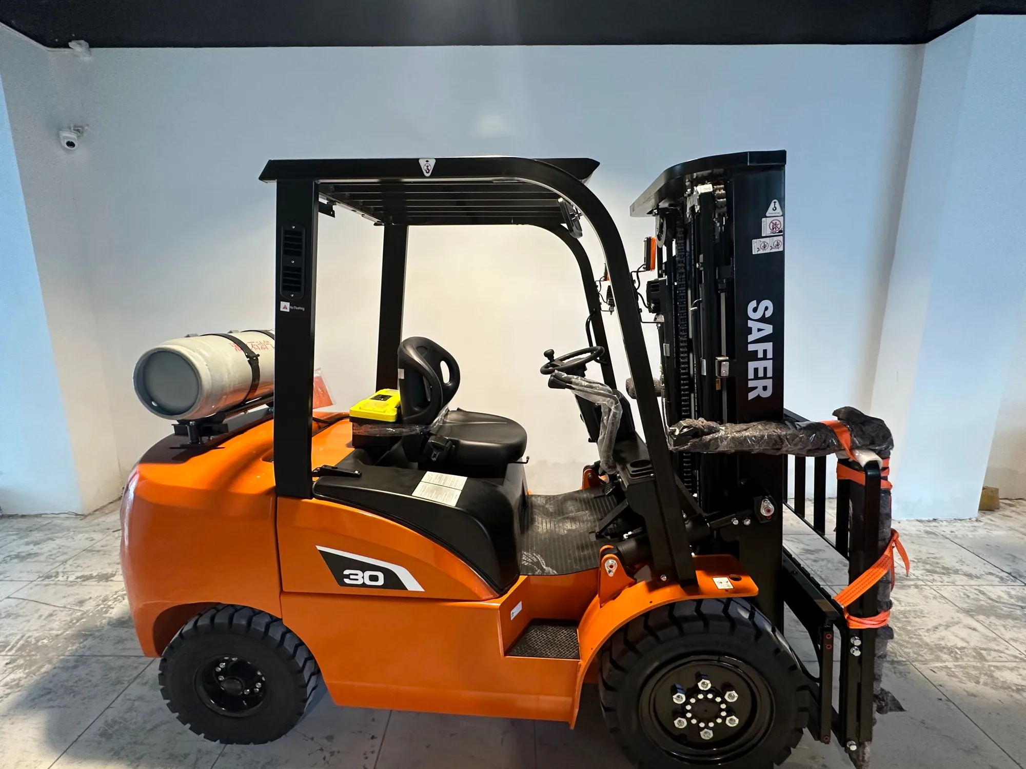 Zoomlion Factory Supply LPG Gas Forklift FL30 FL35 3ton 3.5ton Nissan K25 Engine