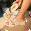Beige colorato