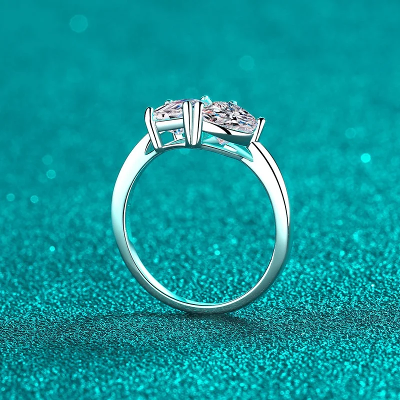 Shining VVS Diamond Moissanite Engagement Ring in 925 Sterling Silver