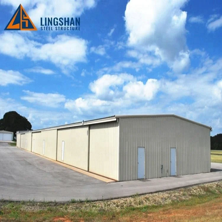 Металлическое здание в стиле Barndominium со складом офисными помещениями и крыльцом