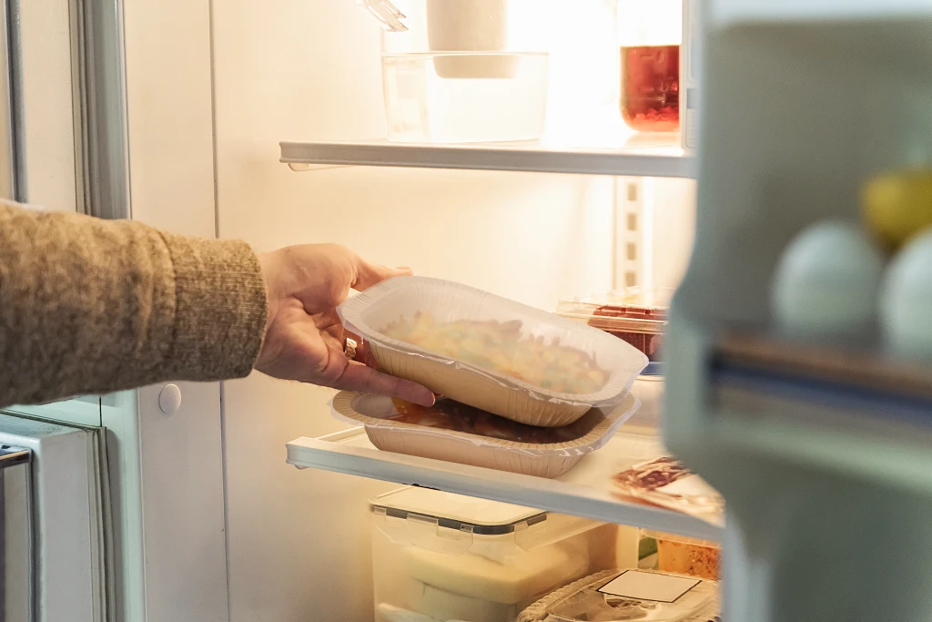 Black and White Color-matched Eco-friendly Cake Fried Chicken Tray Containers Kraft Paper Pressed Tray Trays for Ovens details