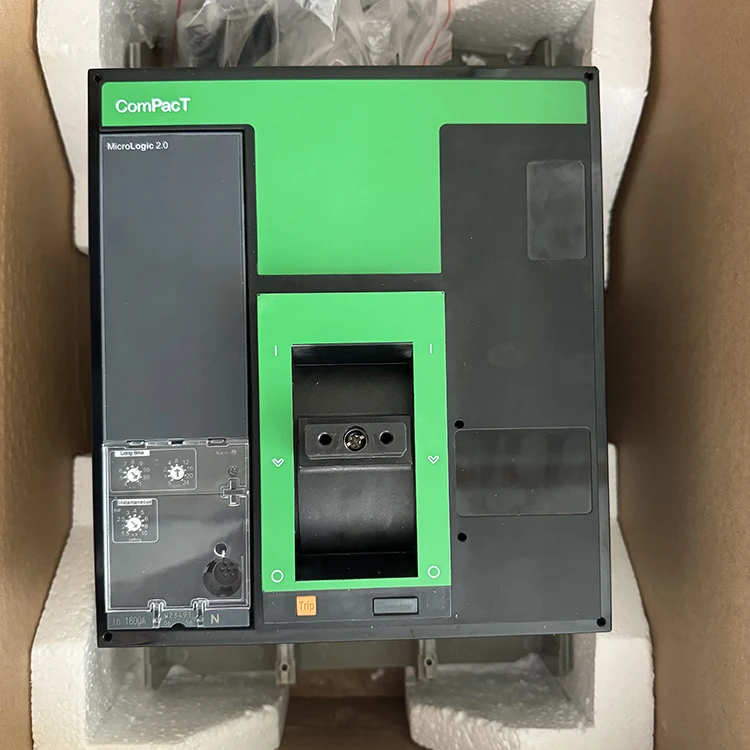C080N320FM Circuit Breaker CompacT NS800N 800 Amp 3P MCCB