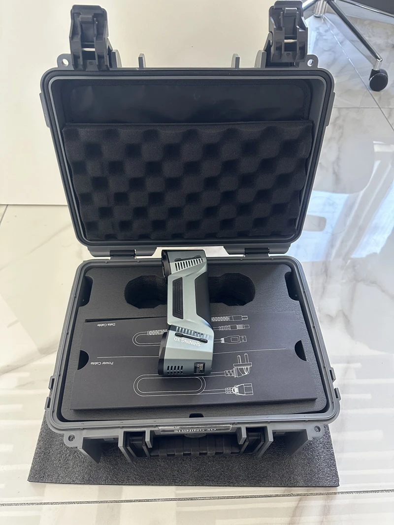 FreeScan Combo Handheld Metrology 3D Scanner for Reverse Design Automotive Parts 3D Mold Scanning