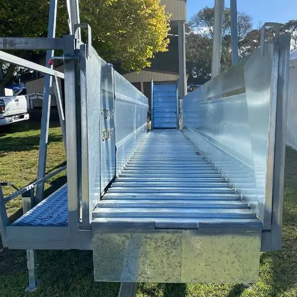High Quality Heavy-Duty 3.5m Sheep Cattle Loading Ramp Easily Assembled ...