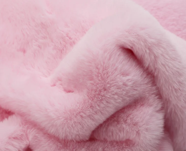 Трикотажная ткань из кроличьей шерсти 6 букв. Тканая ткань. Мех коротковорсовый. Какая самая нежная мягкая меховая ткань. Меховая ткань для одежды.