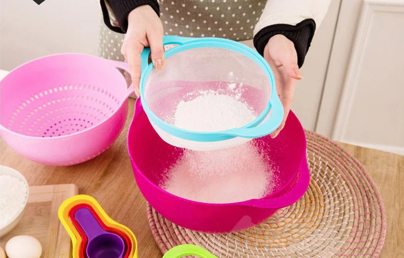 Colorful Kitchen Plastic Nested Mixing Bowls Set Colander Mesh Strainer with Handles Measuring Cups and Spoons