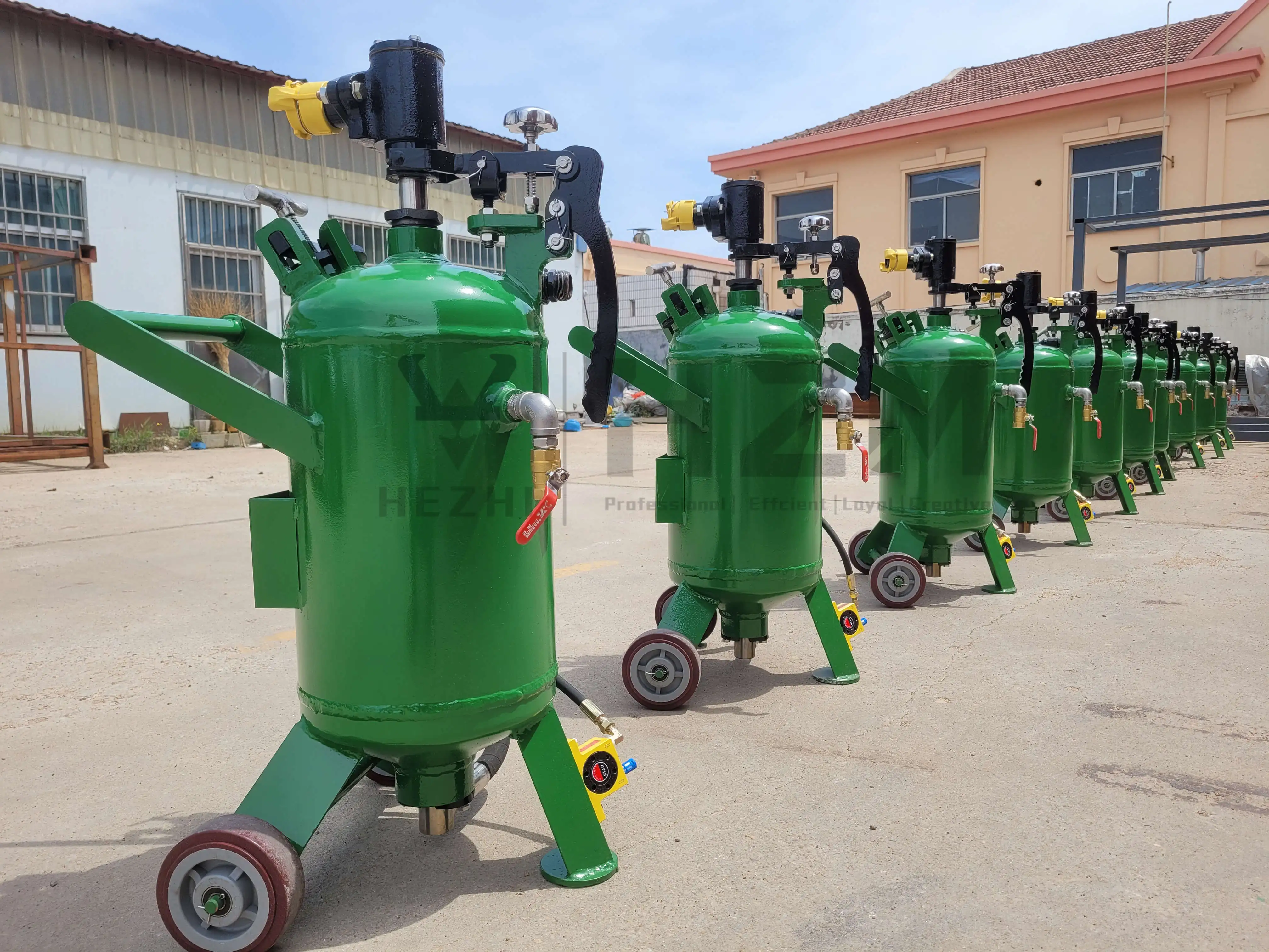 Portable Dustless Water Wet Sand Blasting Machine,Sand Blaster Pot With Mobile Wheel Buy Sand