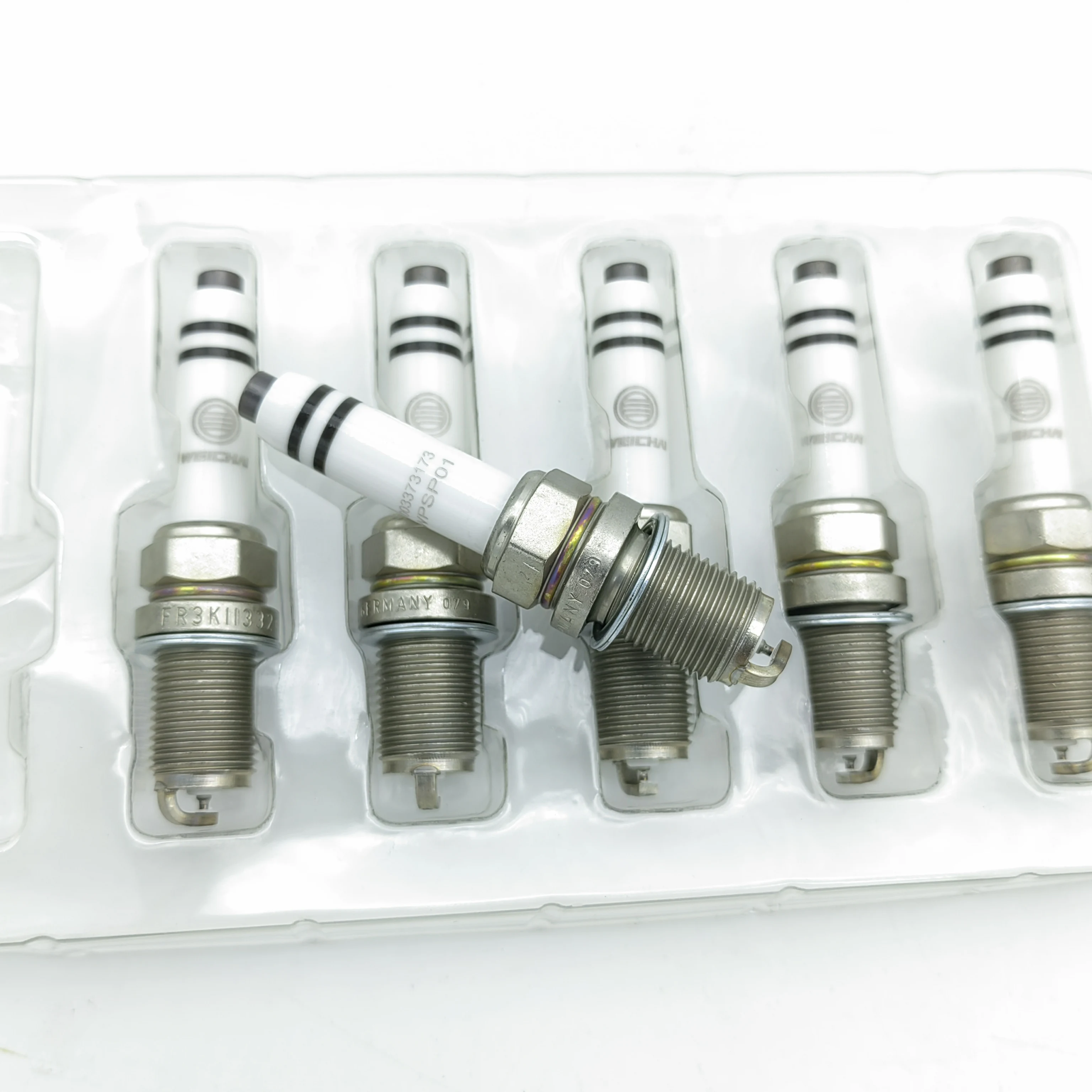 Suitable for Trucks and Buses Spark Plug 0242255511 FR3K11332| Alibaba.com