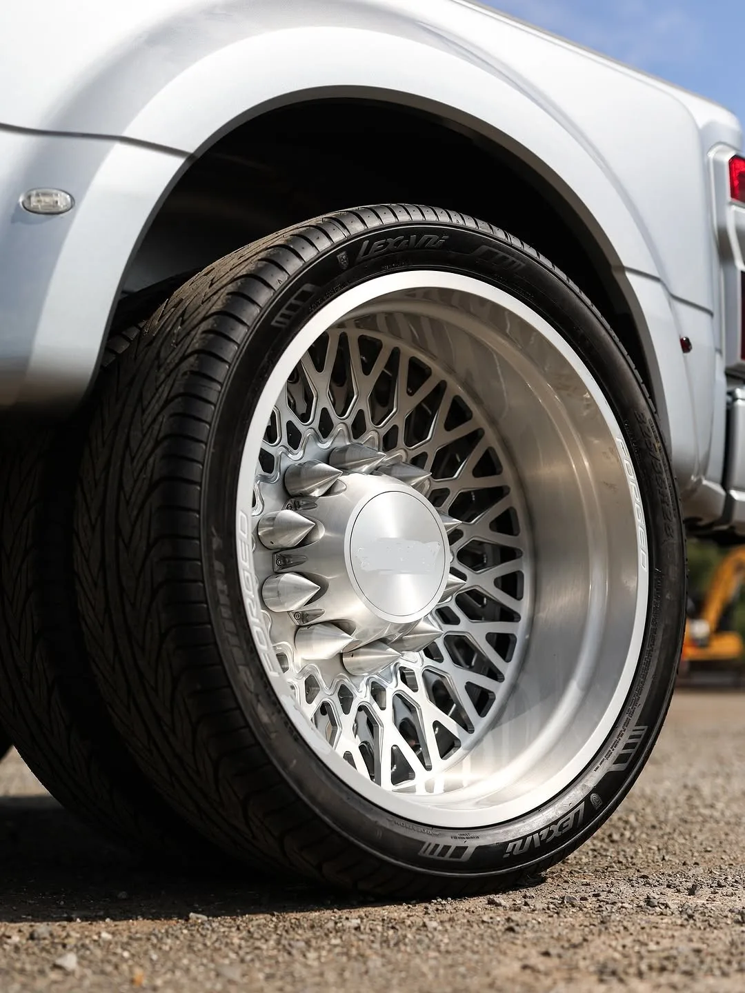 Custom Luxury Brush Gray Forged Alloy Dually Rim For Ford Sierra 20 8x165.1 8x170 8x180 8x200 8x210