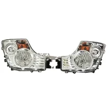 High Quality 24V MP4 Bus LED Head Lamp for Cars Buses New Halogen Auto Light Bus VEHICLE Body Kits