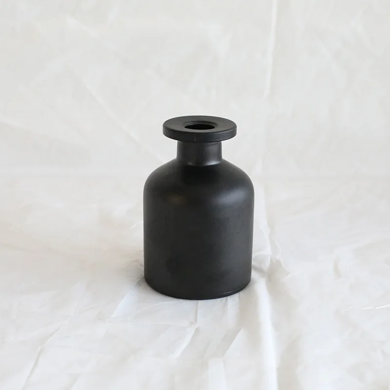 presyo ng kalakalan 50ml 90ml 150ml 250ml Matte Black Glass Aroma Diffuser Bottle With Box