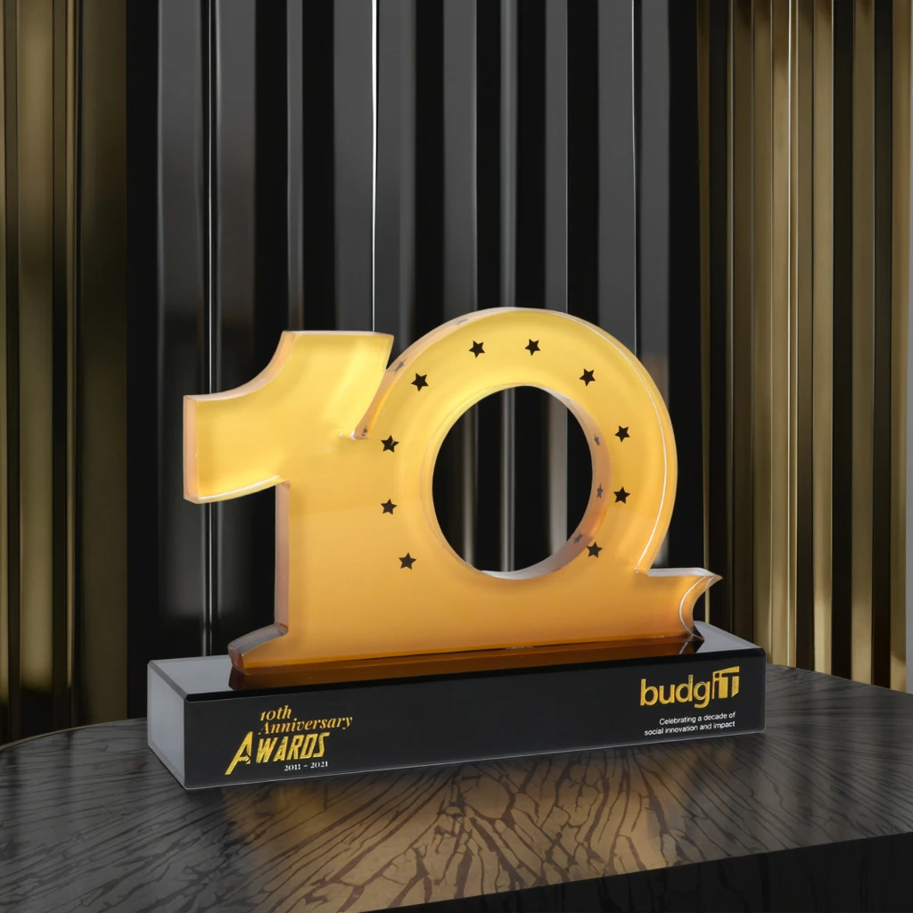 10th Anniversary Commemorative Crystal Trophy for Souvenir