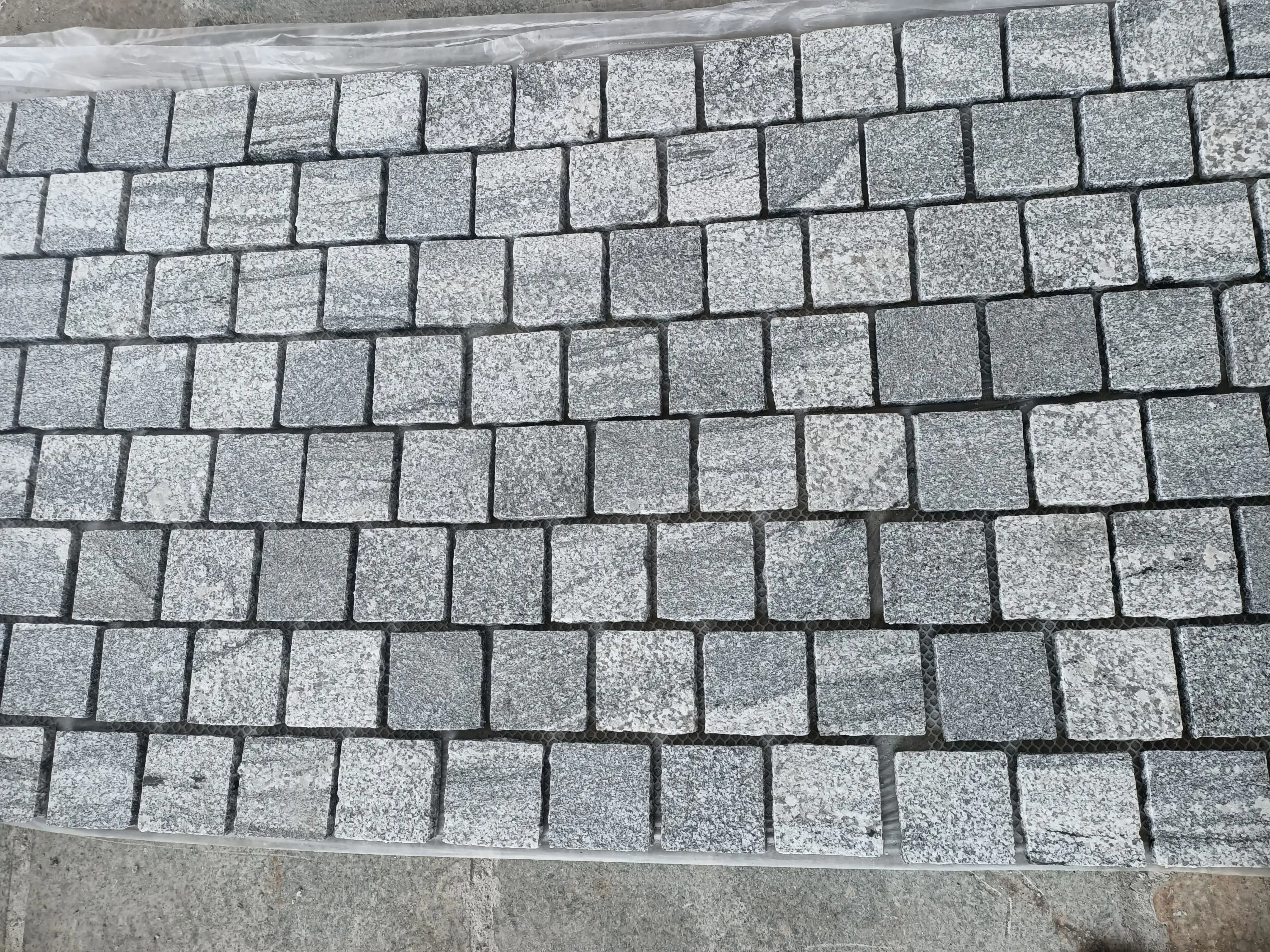SH STONE Patios Old Fantasy Granite Cube Brick Pattern Flamed Surface Natural Split Edge Paving Pavers Stone Mesh Cobblestone